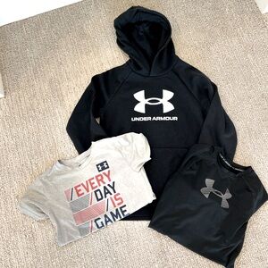 UNDER ARMOUR BUNDLE IN SIZE MEDIUM. T-shirt is a 7. Great Condition!